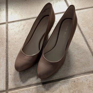 PERFECT Tan Nine West Wedge in Size 6
